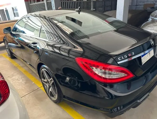 Mercedes-Benz CLS-63 AMG 5.5 V8 557cv Aut. 2011