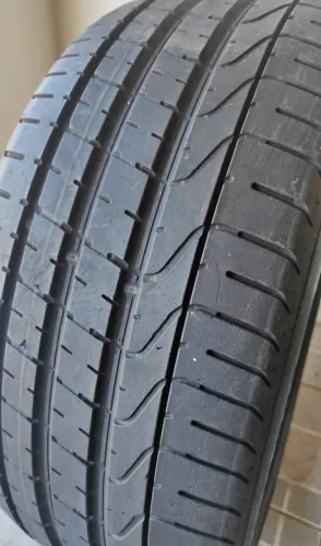 Pneu Pirelli P Zero Thunder 245/35 R19 Semi Novo XL
