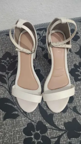 Sandalia de Salto bloco com Tira