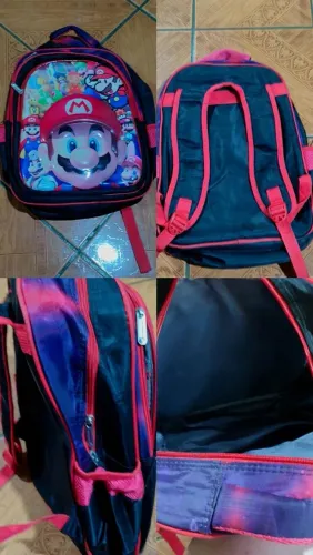 Mochila do Mario cabe caderno grande semi novo