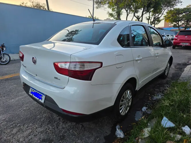 Fiat Grand Siena Tetrafuel 1.4 EVO F. Flex 8V 2014