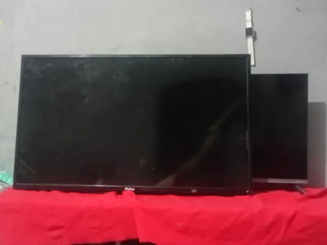 TV PHILCO DE 42 POLEGADAS (com defeito) aproveito de peças