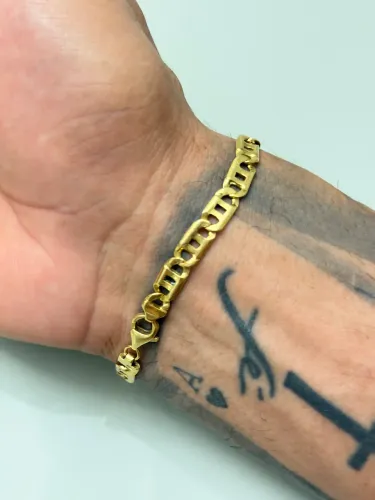 Vendo esse pulseira de ouro 18k com 18g linda com detalhes incríveis