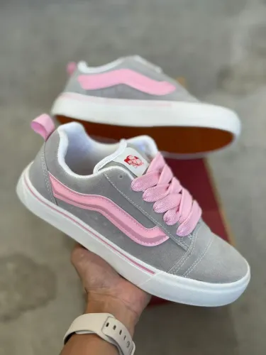 VENDO TÊNIS VANS FEMININO NA CAIXA