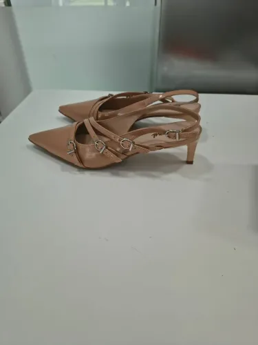 Sapato bico fino 