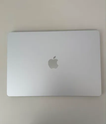 MacBook Air 15 Pol. M5 - 512GB SSD / 16GB RAM Garantia Apple até Maio de 2027