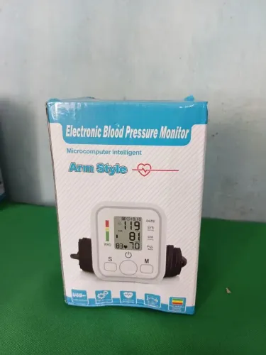 Medidor de pressão a pilha e cabo USB