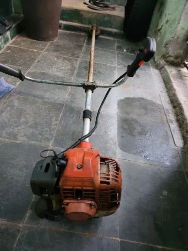 Roçadeira husqvarna 236r