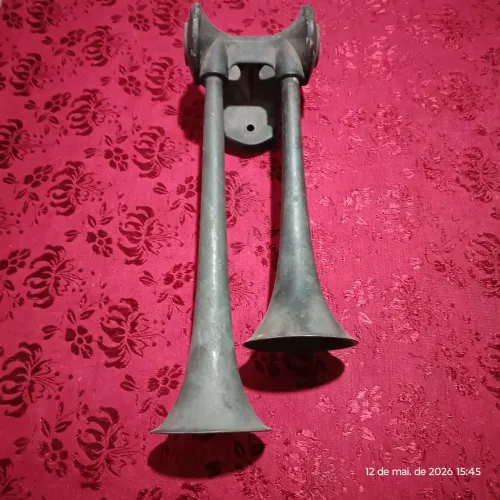 Buzina a ar antiga para caminhão  