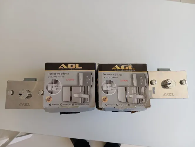 Vende-se fechadura eletrônica