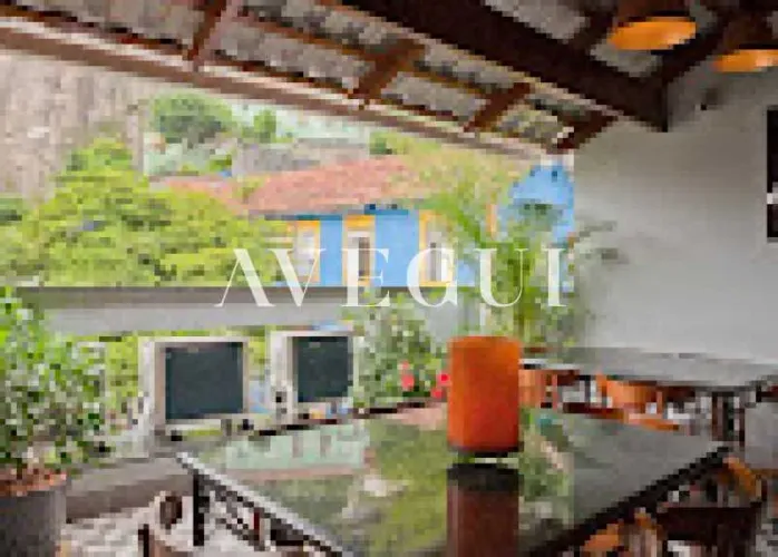 Hotel : / Comercial / Catete
