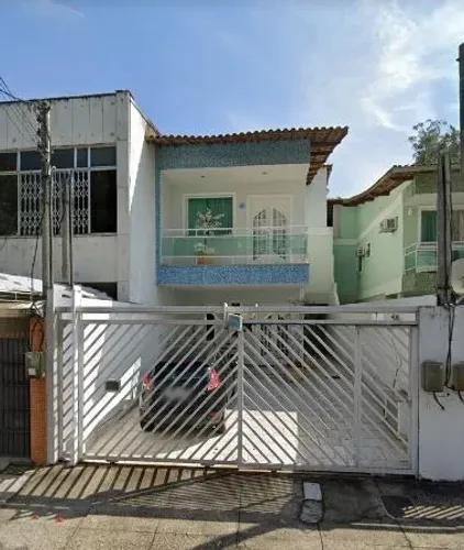 Excelente casa em Charitas!