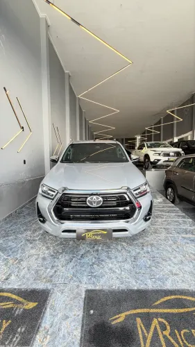 Toyota Hilux CD SRV 4X4 2.8 TDI Diesel Aut. 2025