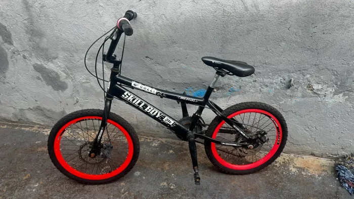 Bicicleta Colli Bike aro 20 com marchas