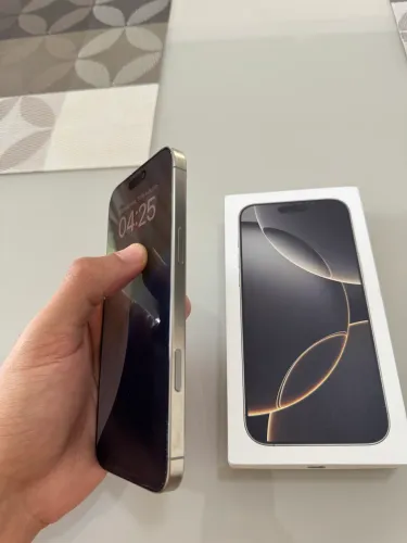 iPhone 16 PRO MAX 256gbs na titanium natural . Ac cartão
