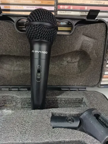 Microfone Peavey Pv i100 com Cabo, Cachimbo e Estojo - Excelente Estado