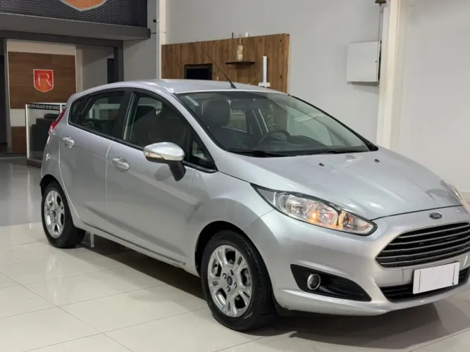 Ford Fiesta 1.6 16V Flex Mec. 5P 2015