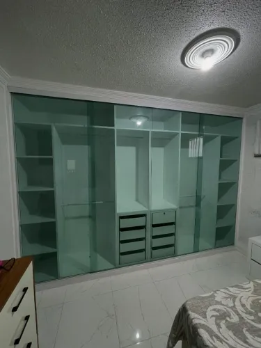 Closet, forró e armários em gesso