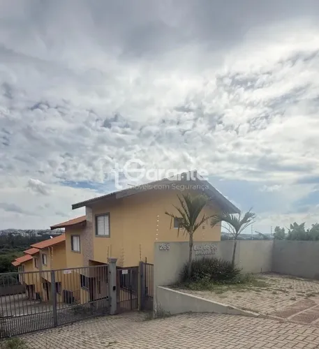 Casa a venda e locação em Condomínio no Jardim São Felipe em Atibaia - SP, com 3 dormitóri