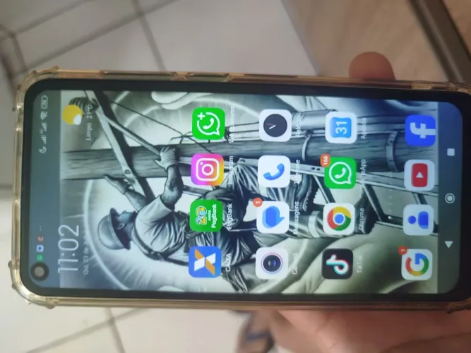 Vendo um celular redmi note 9 128 GB 4 DE MEMÓRIA RAM