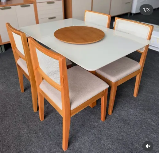 Mesa com 10 meses de uso 