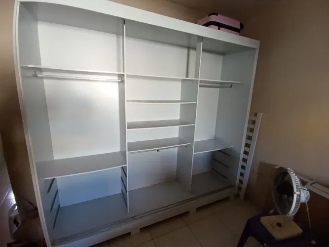 Guarda-roupas de Casal 3 portas (com 1 espelho) 6 gavetas