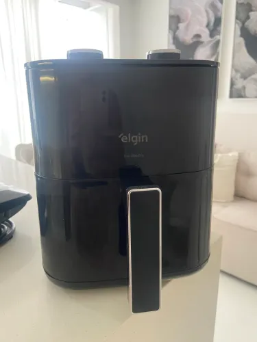 Vendo  Airfryer novinha no precinho 