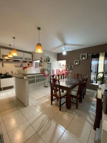Casa para venda com 153 m² e 3 quartos em Vila Industrial, Bauru - SP