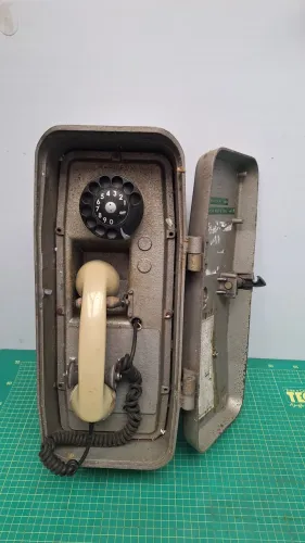 Antigo Telefone Ericsson, telefone antigo muito utilizado em pontos de taxi