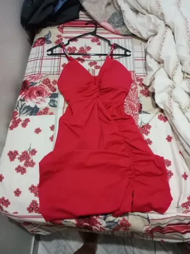vestido usado 2 vezes ,sem marca de uso