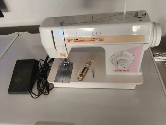 Máquina de costura Revisada com Garantia!