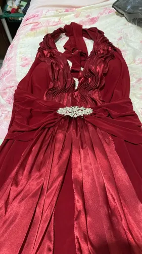 Vestido de Festa Bordô - Luxuoso, Sofisticado e Impactante