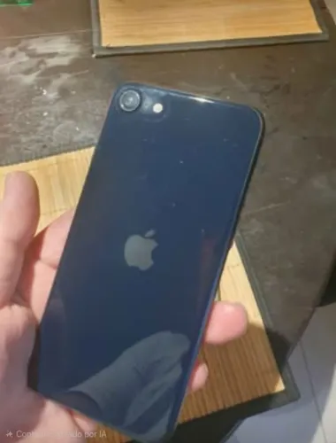 Vendo Iphone se 3 geração perfeiras condições 
