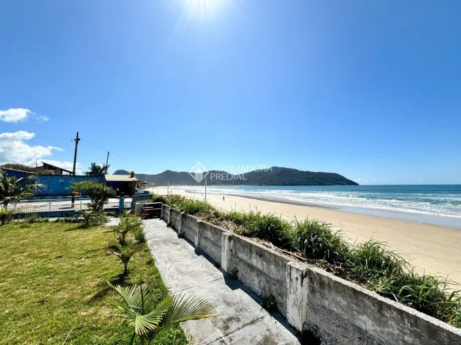 Casa Pé na areia na Praia do Pântano do Sul