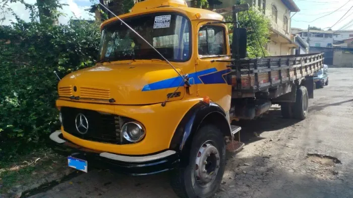 Caminhão Mercedes 1513