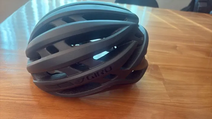 CAPACETE Giro - PRETO FOSCO | LEVE E ESTILOSO