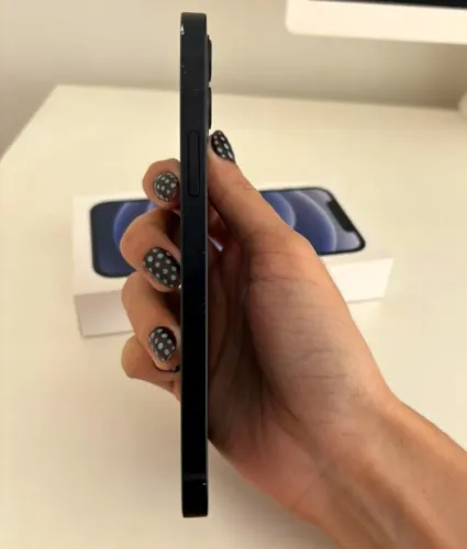 iPhone 12 64GB Preto + 6 Capinhas OPORTUNIDADE