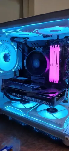 TROCO OU VENDO! MEMÓRIA RAM 16GB (2x8GB) 3600MHz RGB