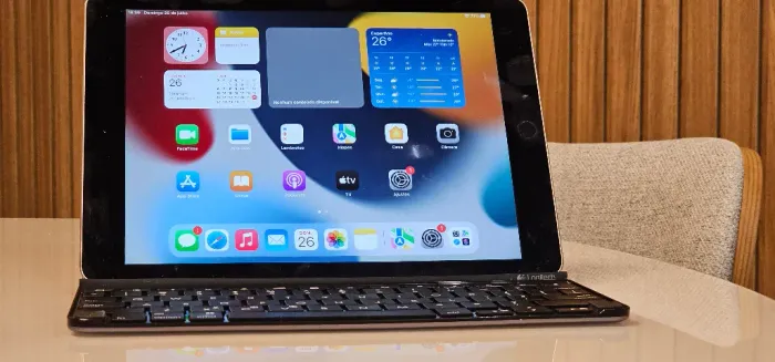 iPad Air 2 64GB + Teclado Logitech. Tela perfeita, tudo funcionando 100%