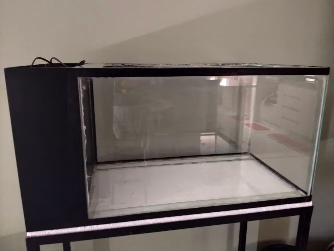 Aquário com sump lateral de 128 L tamanho total 80x40x40