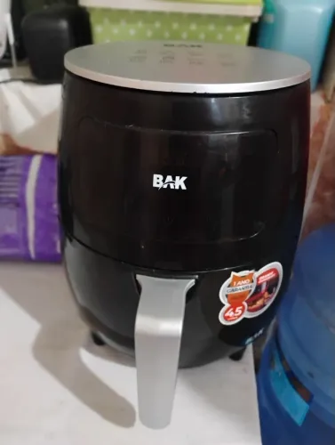 Com marcas de uso 