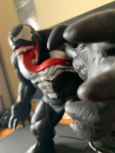 Boneco Venom Premium