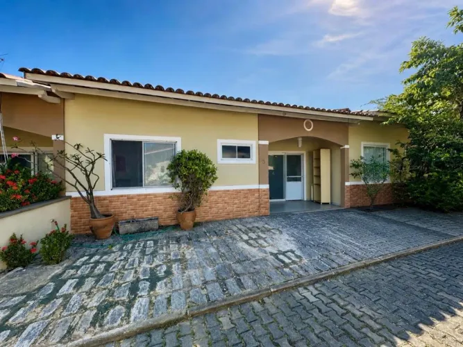 Casa de condomínio com 3 quartos no condomínio Green Village na Lagoa Redonda, em Fortalez