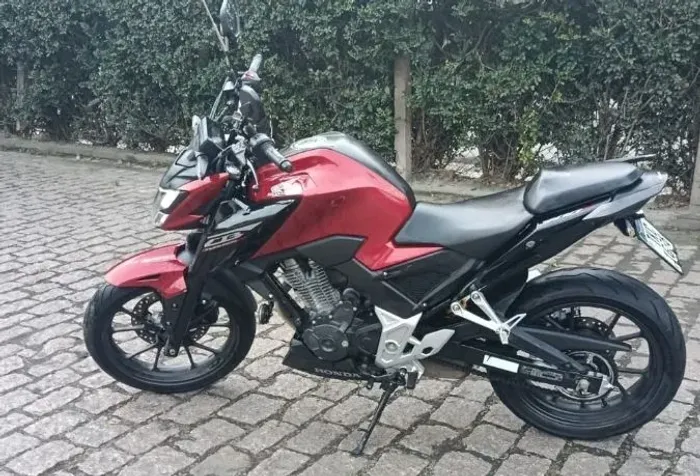 Moto cb300 f abs twister 2025