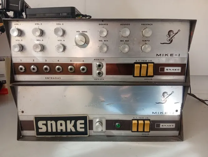 Amplificador SNAKE muito antigo , raridade !