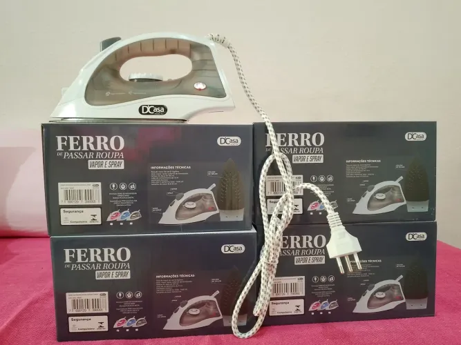 Ferros de passar roupas NOVOS na caixa. 