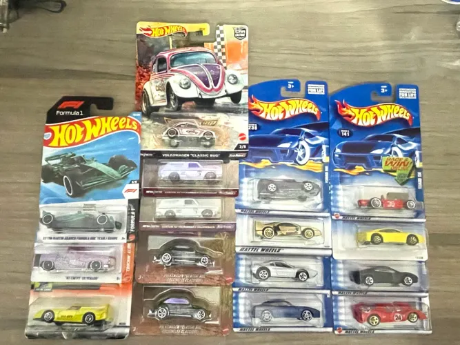 Hot wheels lote LEIA COM ATENÇÃO
