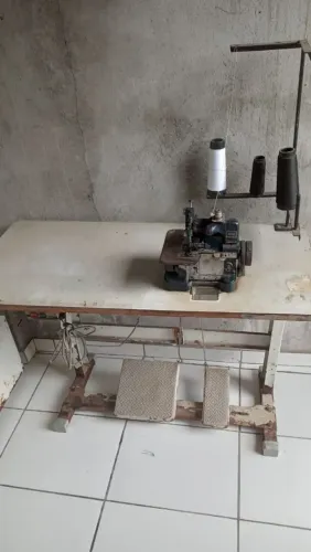 máquina overlock