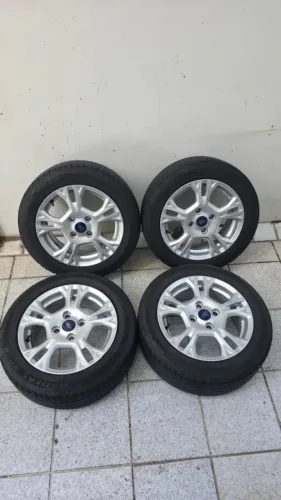 Jogo de Rodas Originais Ford Aro 15 + Pneus 195/55 R15 | New Fiesta / Ford Ka