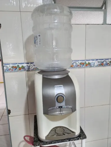 Vendo Gelagua Esmaltec Conservado 